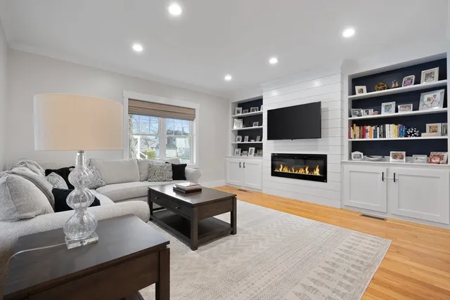 $1,250,000 | 41 Lowell Street, Woburn, MA 01801