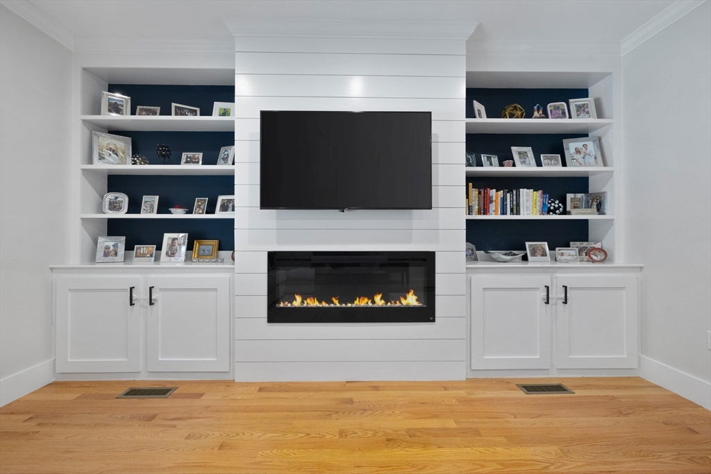 41 Lowell Street Woburn, MA 01801 - Photo 12 of 32