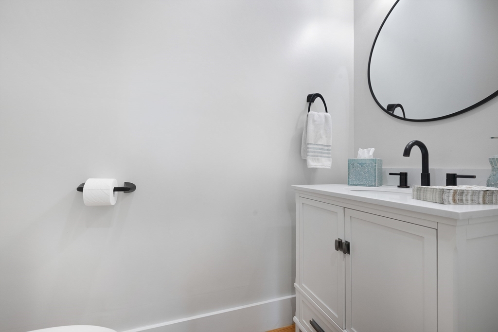 41 Lowell Street Woburn, MA 01801 - Photo 28 of 32