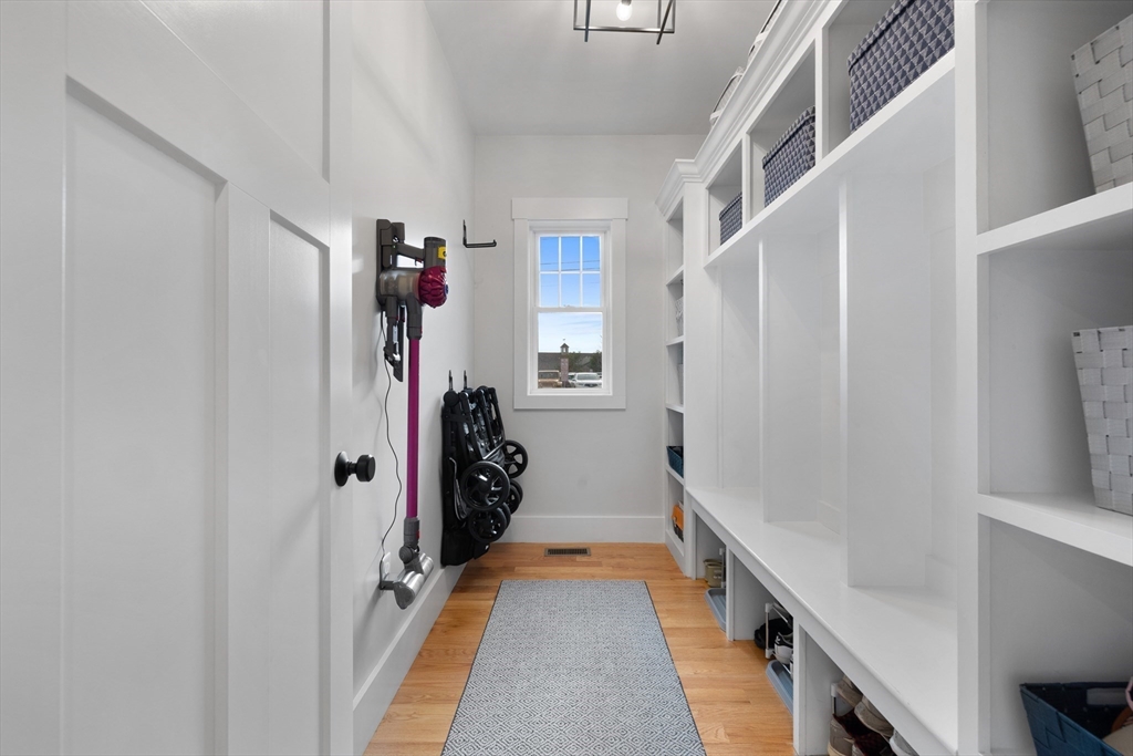 41 Lowell Street Woburn, MA 01801 - Photo 29 of 32