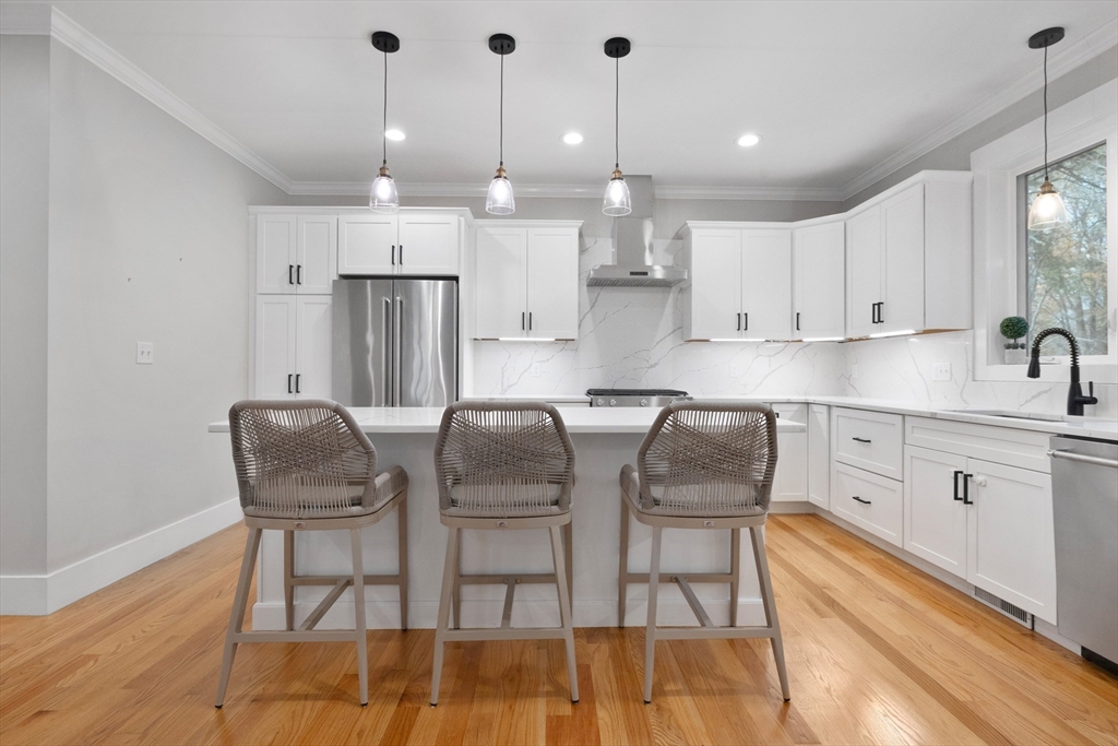 41 Lowell Street Woburn, MA 01801 - Photo 5 of 32