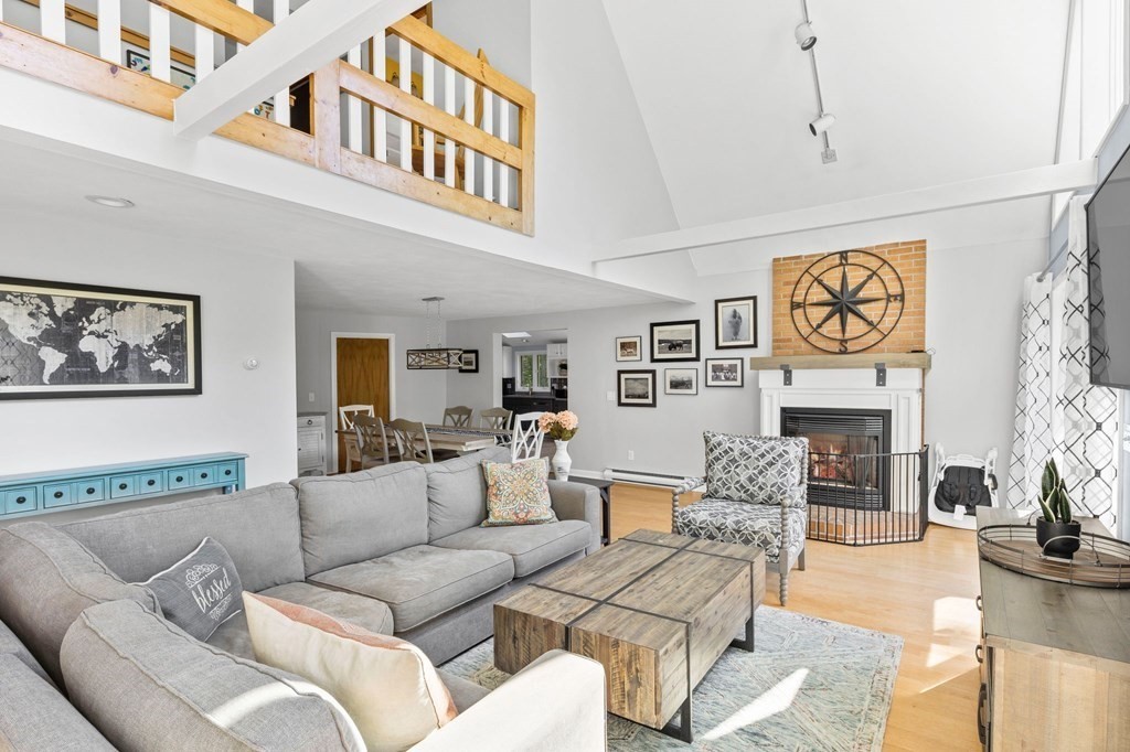 35 Pine Ridge Circle Sandown, NH 03873 - Photo 4 of 41 Gallery Image 4