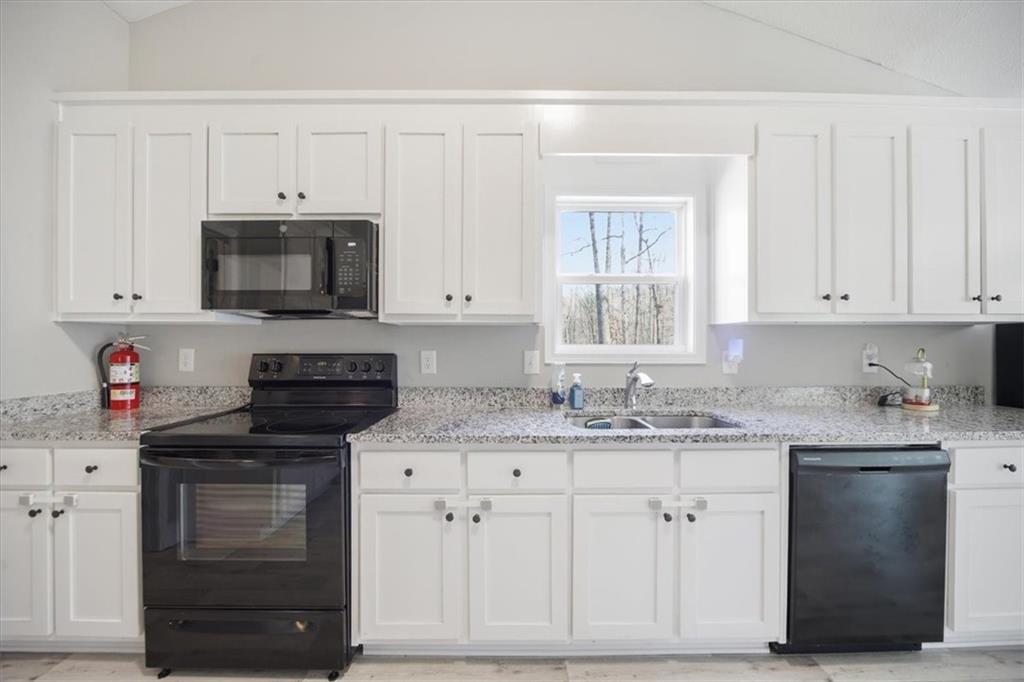 509 Kinsley Way Statham, GA 30666 - Photo 12 of 43