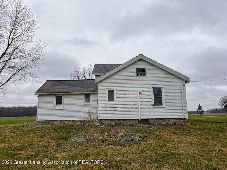2649 West Locke Road Perry, MI 48872 - Photo 9 of 34 IMG_4043