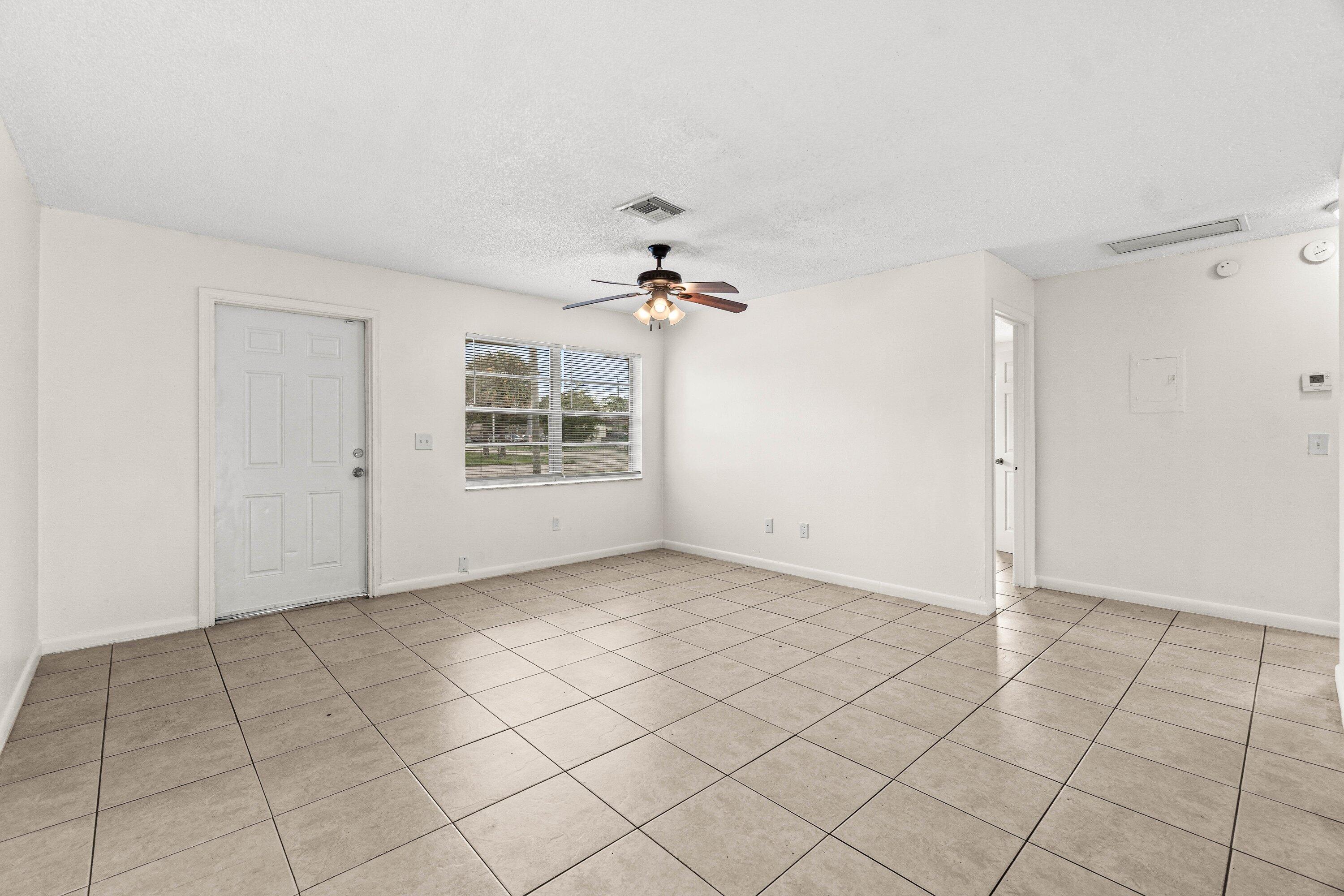 4807 Gulfstream Road Lake Worth, FL 33461 - Photo 4 of 20 004-4807GulfstreamRoad-LakeWorthBeach-FL