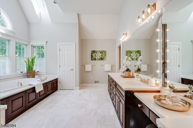 16 Trinity Place Warren, NJ 07059 - Photo 27 of 50 Gallery Image 27