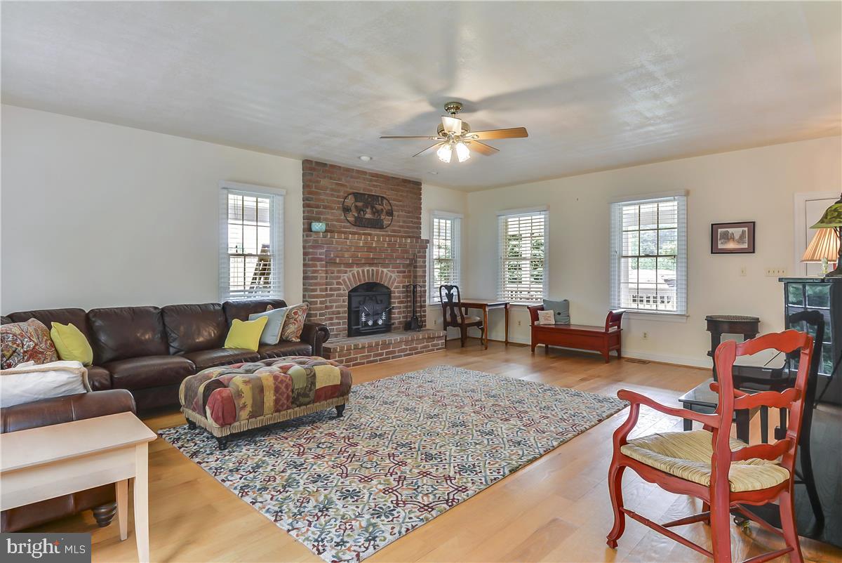 14102 Longnecker Road Reisterstown, MD 21136 - Photo 13 of 36 No wasted space with formal areas