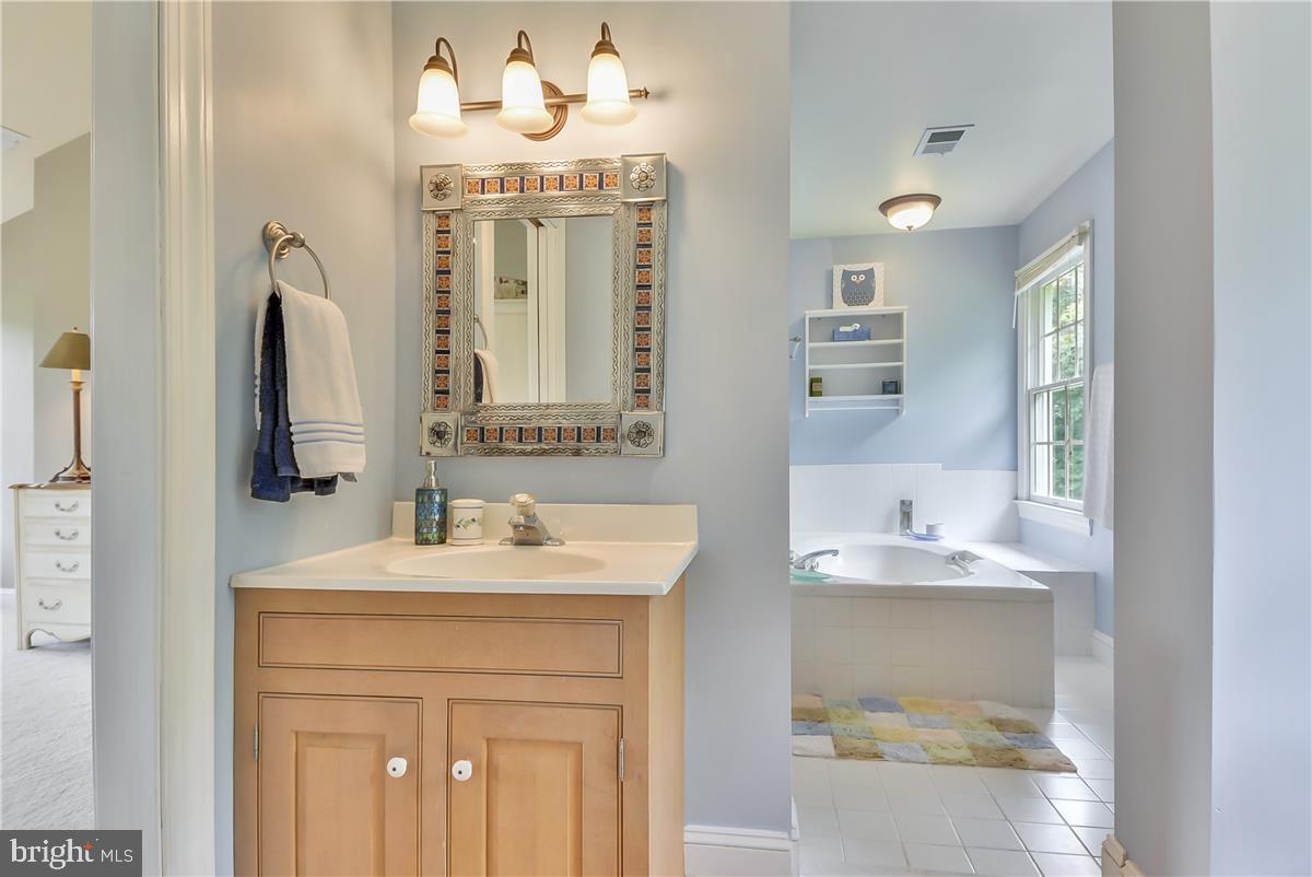 14102 Longnecker Road Reisterstown, MD 21136 - Photo 22 of 36 Great space to get ready for the day