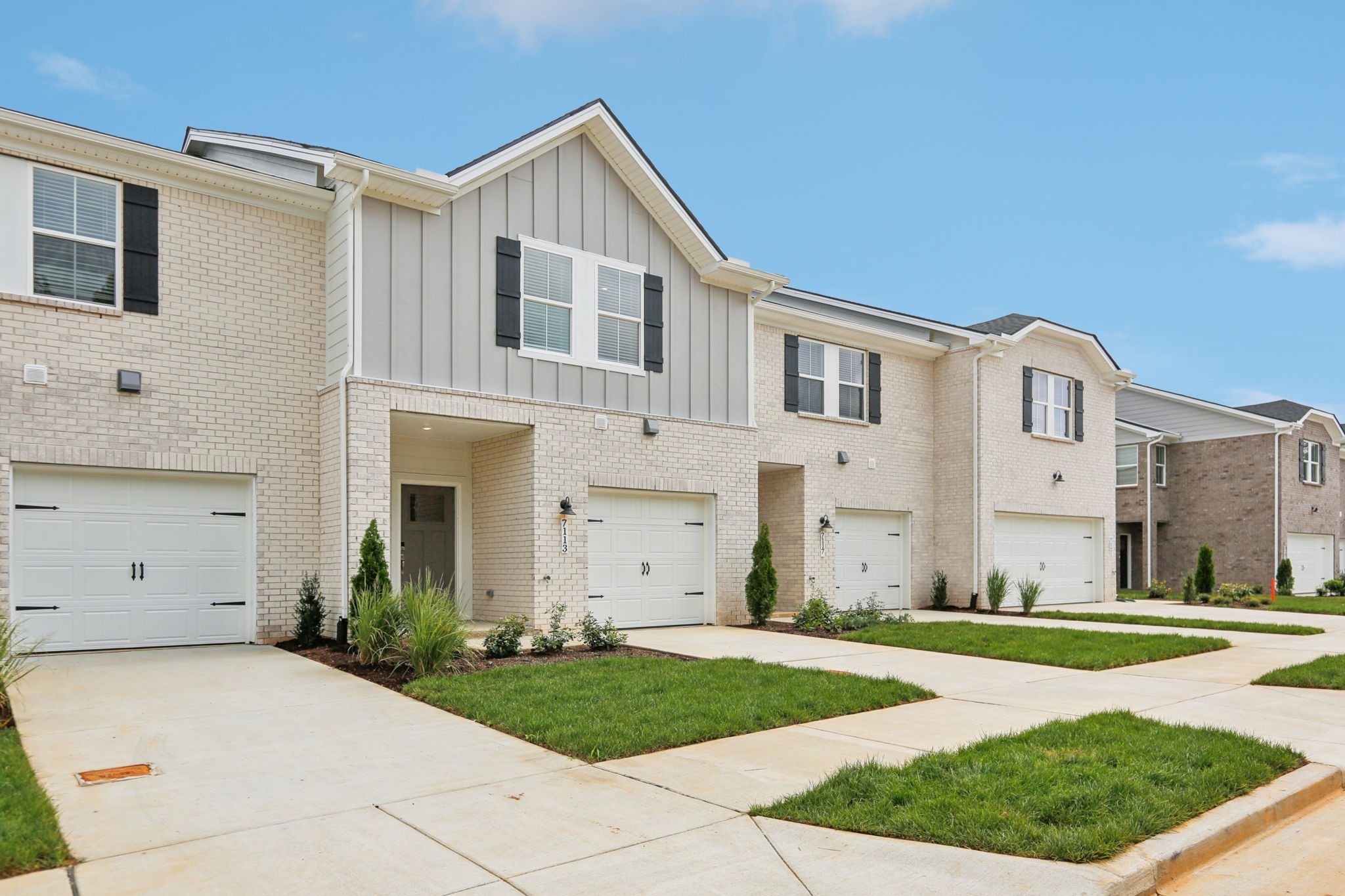 7142 Cedarcrest Lane Fairview, TN 37062 - Photo 2 of 32