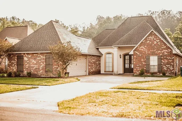 $265,000 | 34122 Spring Lake Drive, Walker, LA 70785