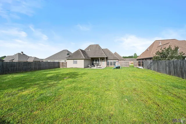 $265,000 | 34122 Spring Lake Drive, Walker, LA 70785