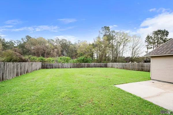 $250,000 | 34122 Spring Lake Drive, Walker, LA 70785