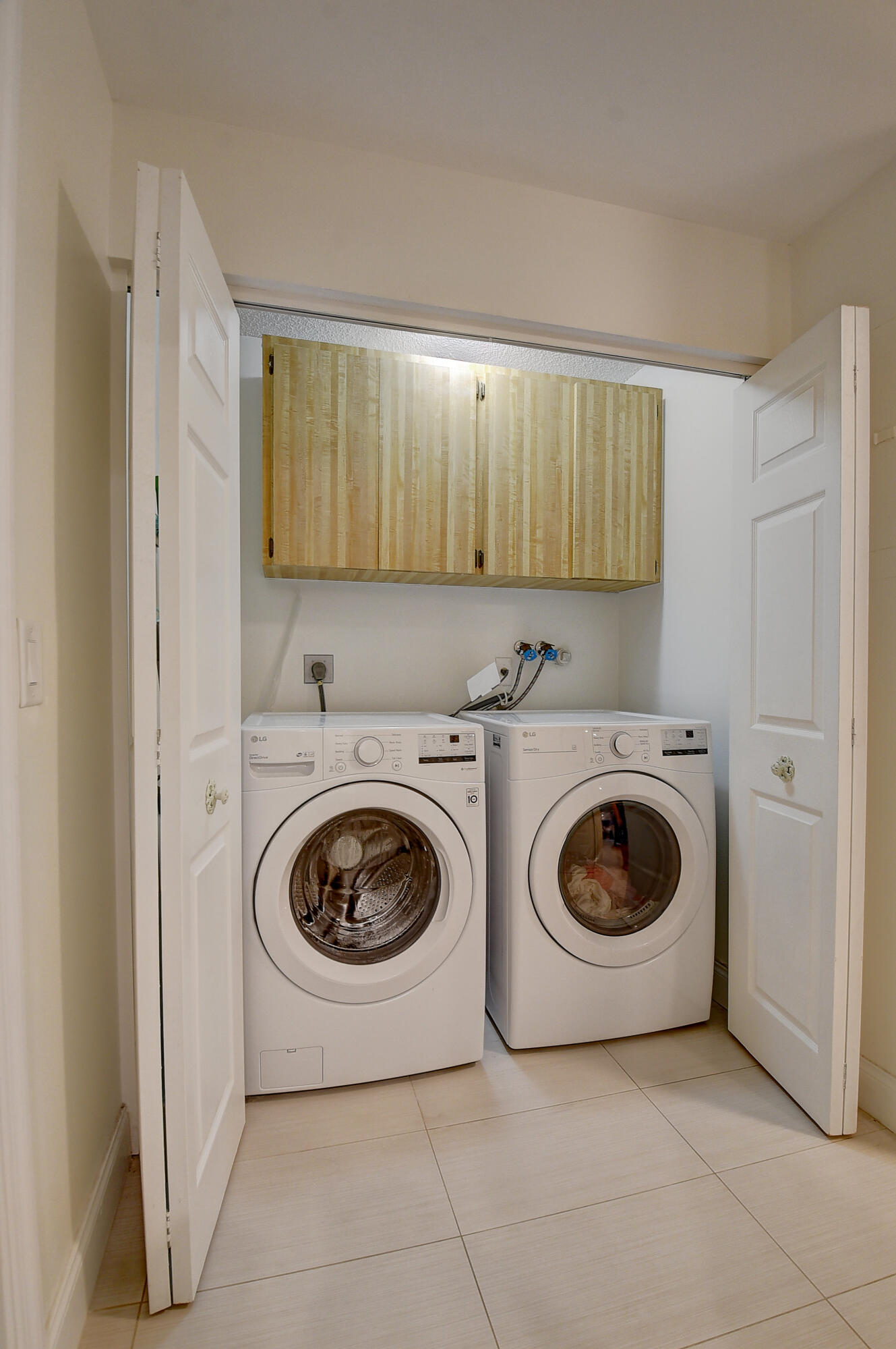 10887 Waterberry Court Boca Raton, FL 33498 - Photo 20 of 41 laundry rm