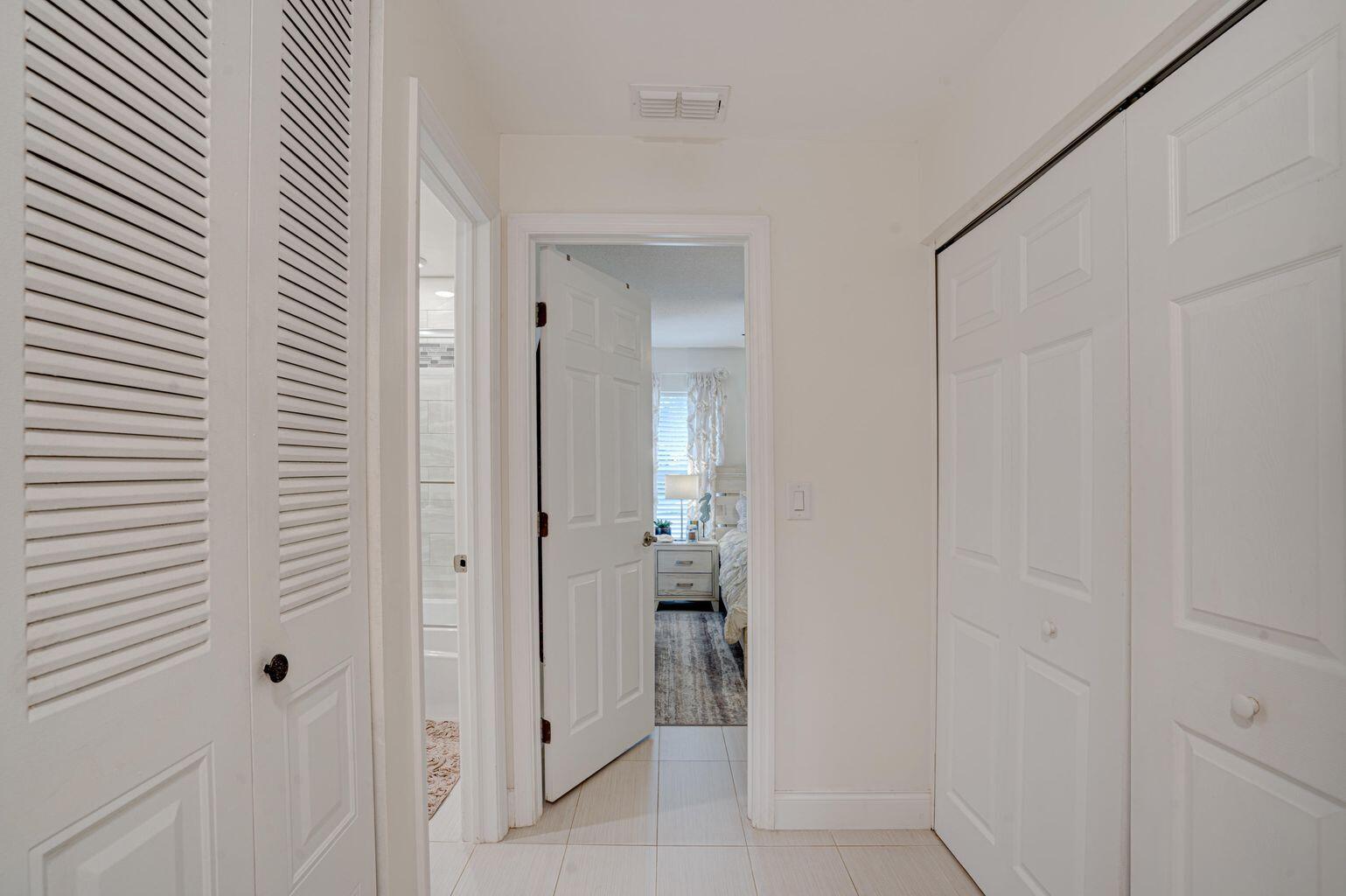 10887 Waterberry Court Boca Raton, FL 33498 - Photo 21 of 41 Hallway