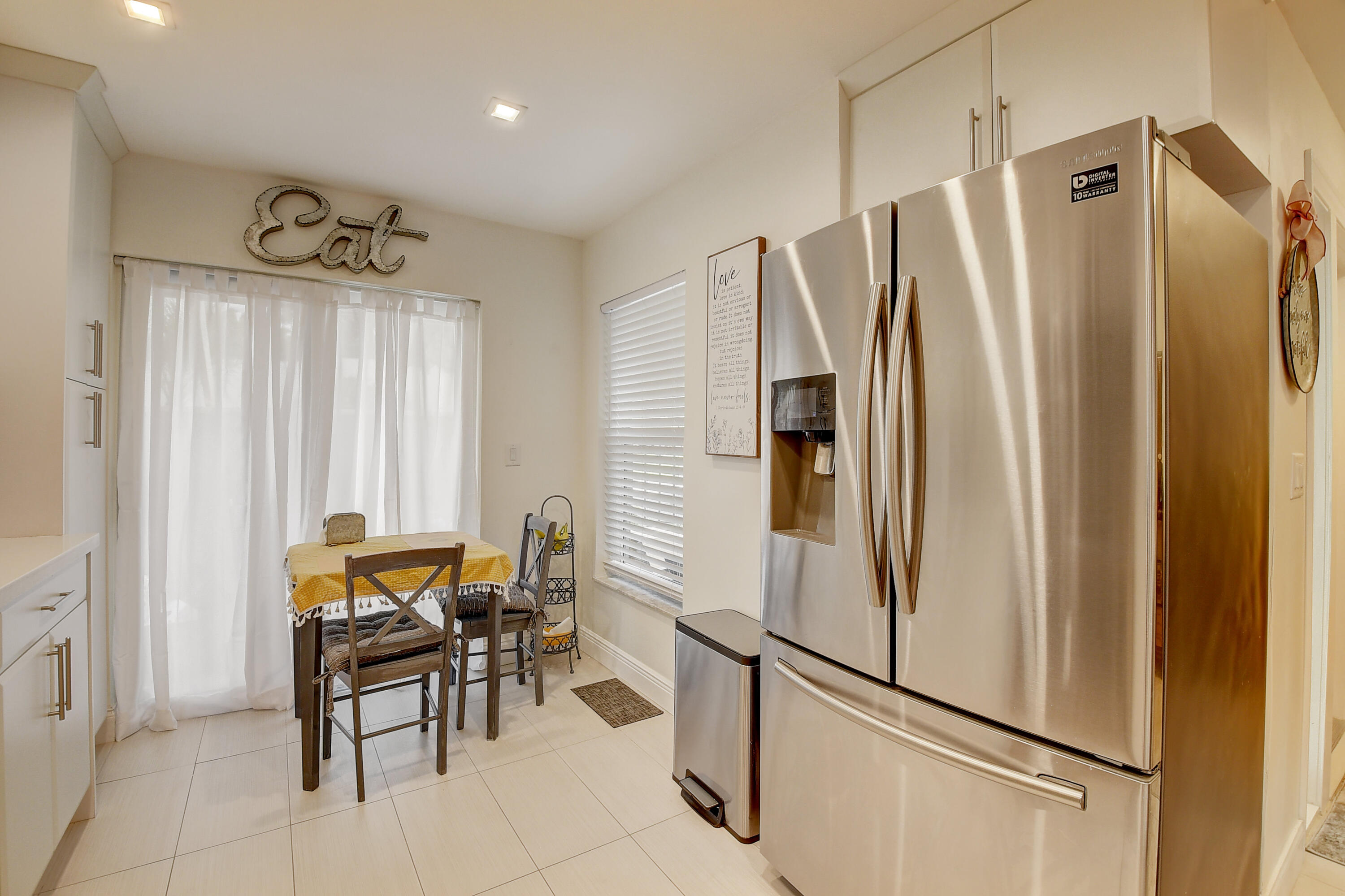 10887 Waterberry Court Boca Raton, FL 33498 - Photo 5 of 41 kitchen
