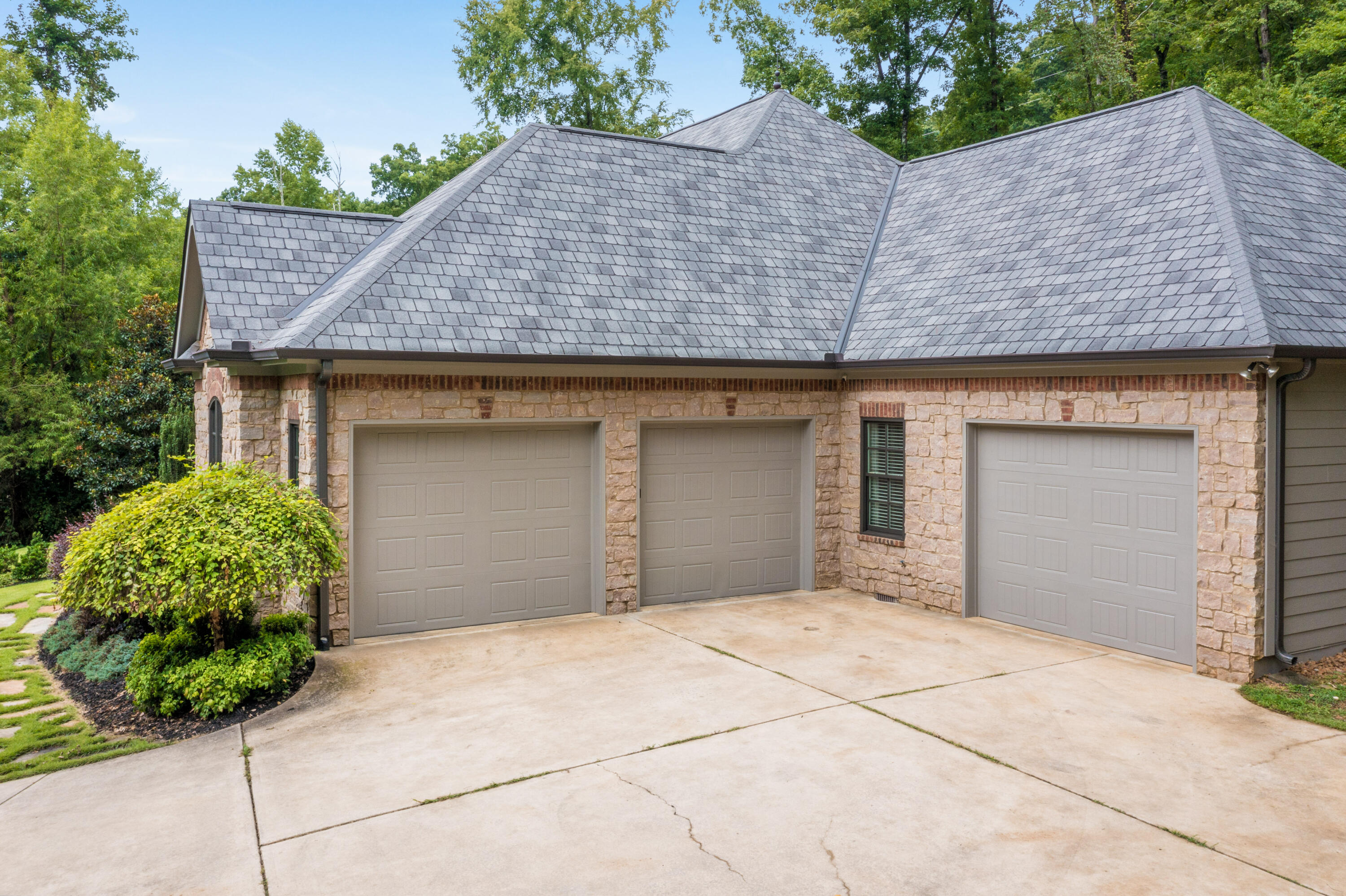 427 Pitts Road Hixson, TN 37343 - Photo 4 of 41 427_Pitts_Rd_0003