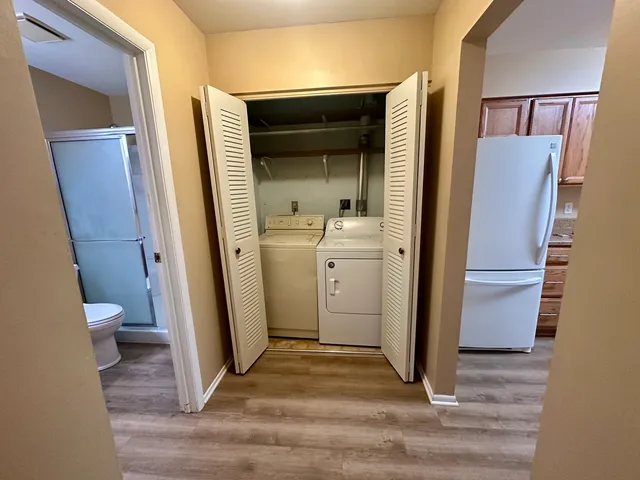 $179,000 | 925 Wiltshire Drive, Unit D, McHenry, IL 60050