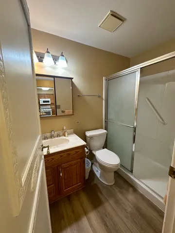 $179,000 | 925 Wiltshire Drive, Unit D, McHenry, IL 60050