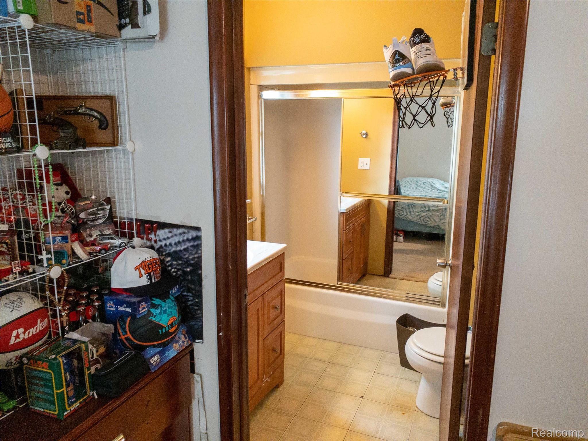 13165 Neff Road Clio, MI 48420 - Photo 20 of 30 neff-4349.jpg