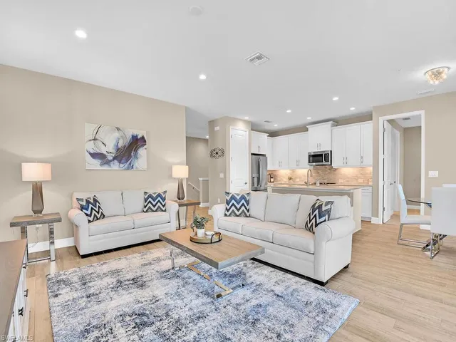 $6,000 | 2561 Seychelles Drive, Unit 308, Naples, FL 34112