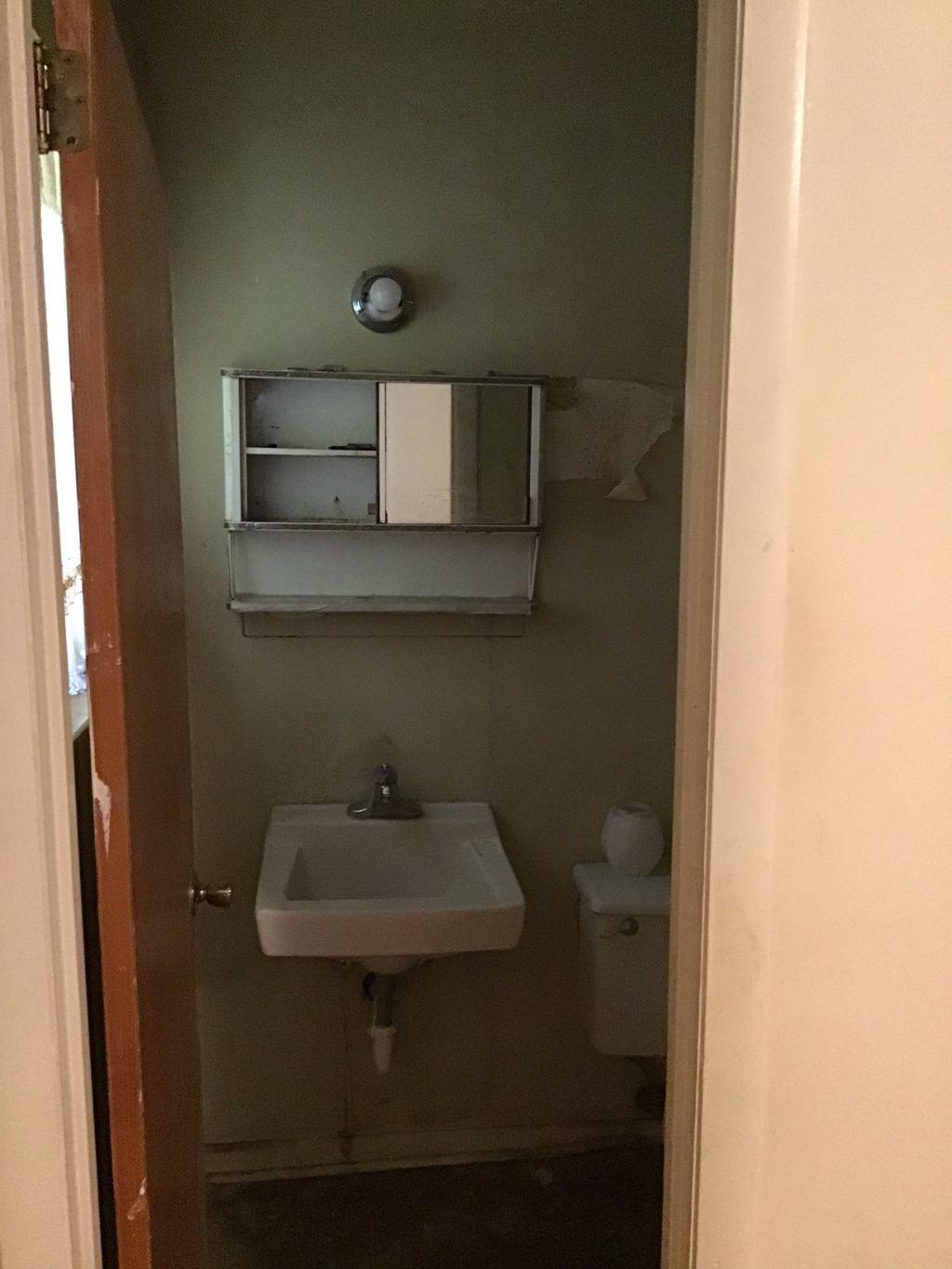 7818 Hancock Road Chattanooga, TN 37416 - Photo 10 of 13 master bath