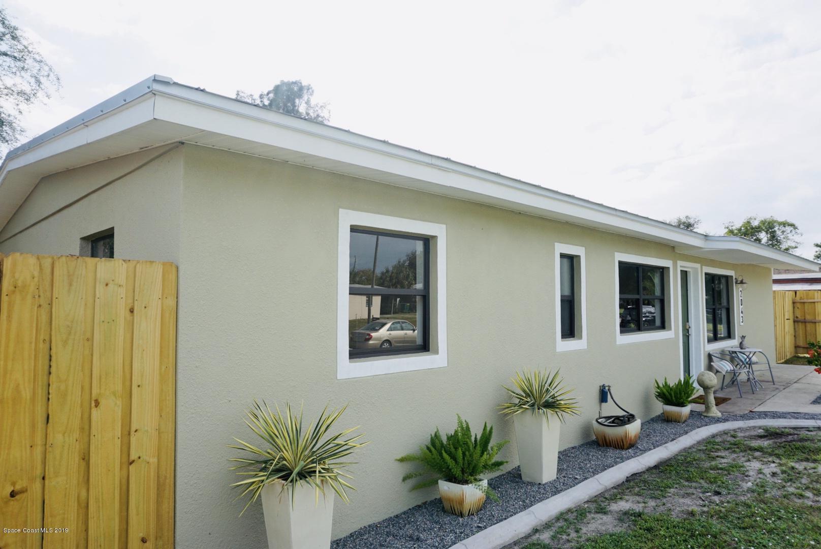 2043 Little John Road Melbourne, FL 32935 - Photo 2 of 30 LRG_DSC04708