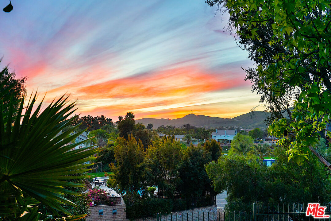 633 Noble Road Simi Valley, CA 93065 - Photo 3 of 30