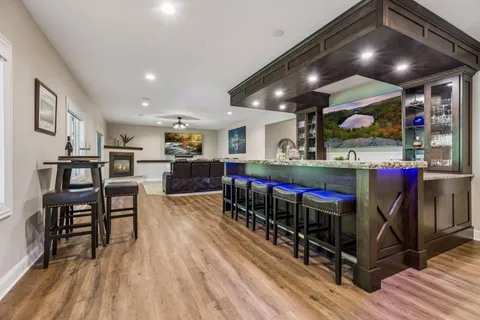 $1,400,000 | 1981 Topaz Drive, Chanhassen, MN 55317