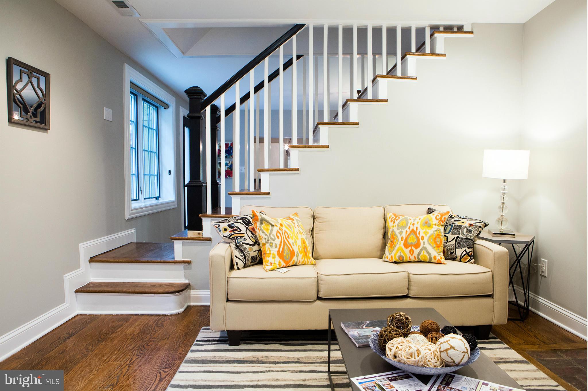 407 Independence Avenue Southeast Washington, DC 20003 - Photo 3 of 30 Living Room