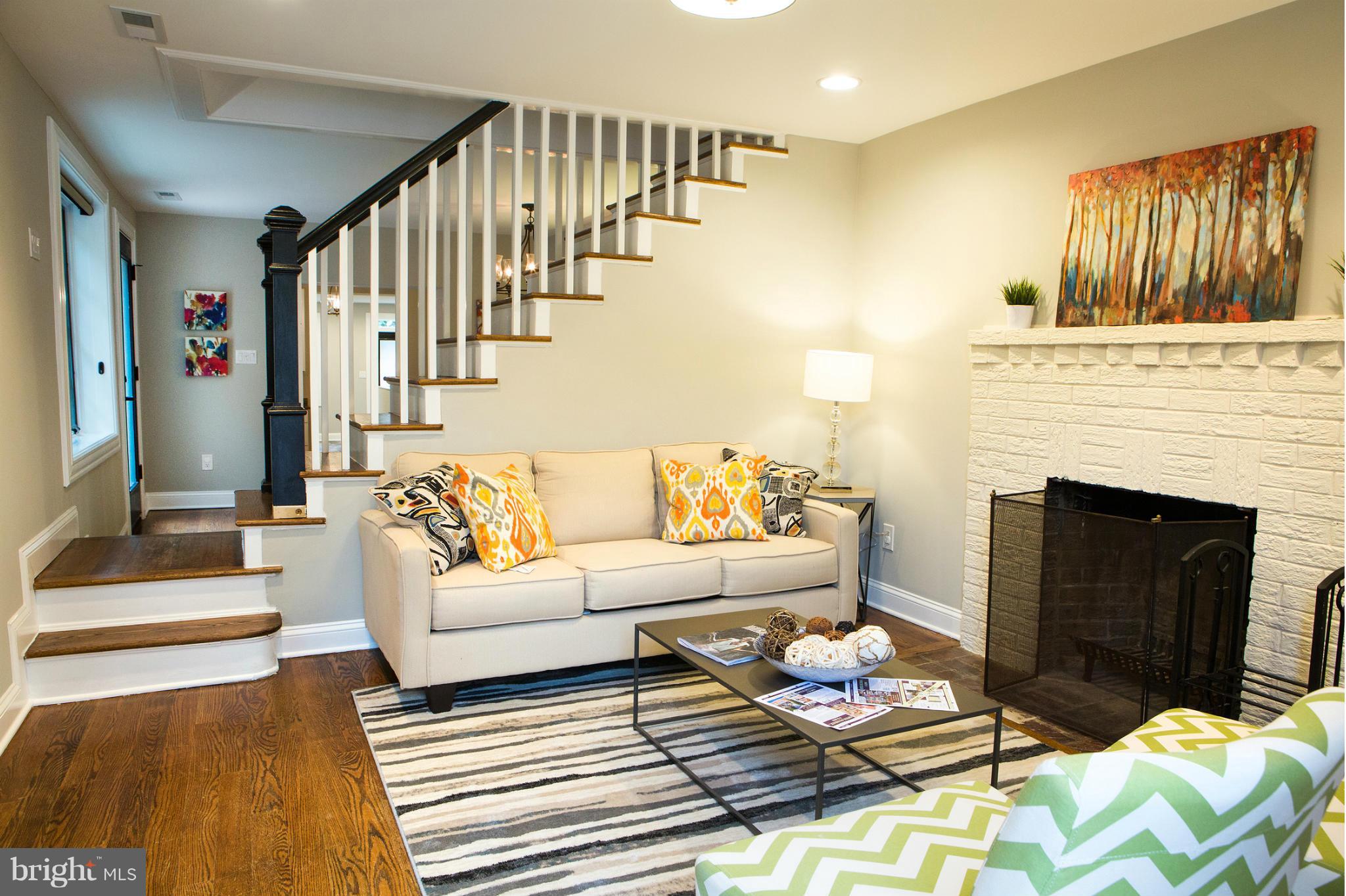 407 Independence Avenue Southeast Washington, DC 20003 - Photo 4 of 30 Living Room