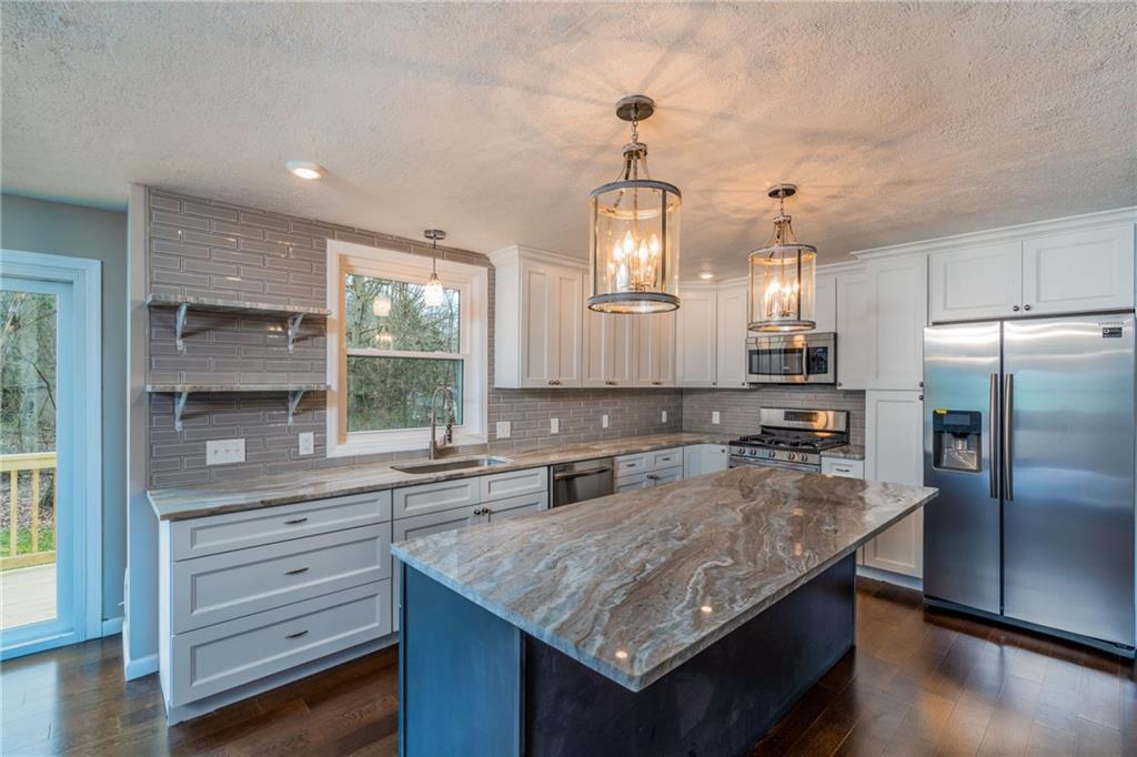 1799 Locust Road Sewickley, PA 15143 - Photo 2 of 25 Gorgeous new kitchen.