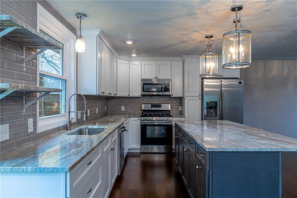 1799 Locust Road Sewickley, PA 15143 - Photo 5 of 25 Abundant work space.