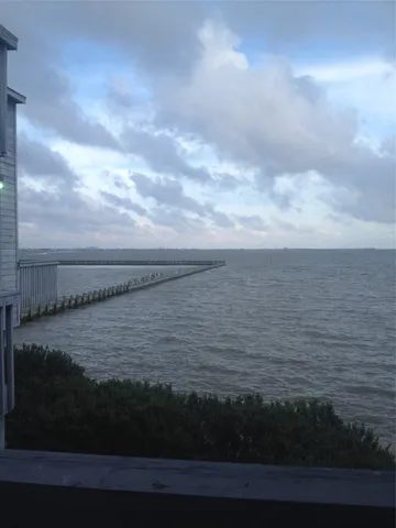 $1,750 | 500 Tiki Drive, Unit 110, Galveston, TX 77554