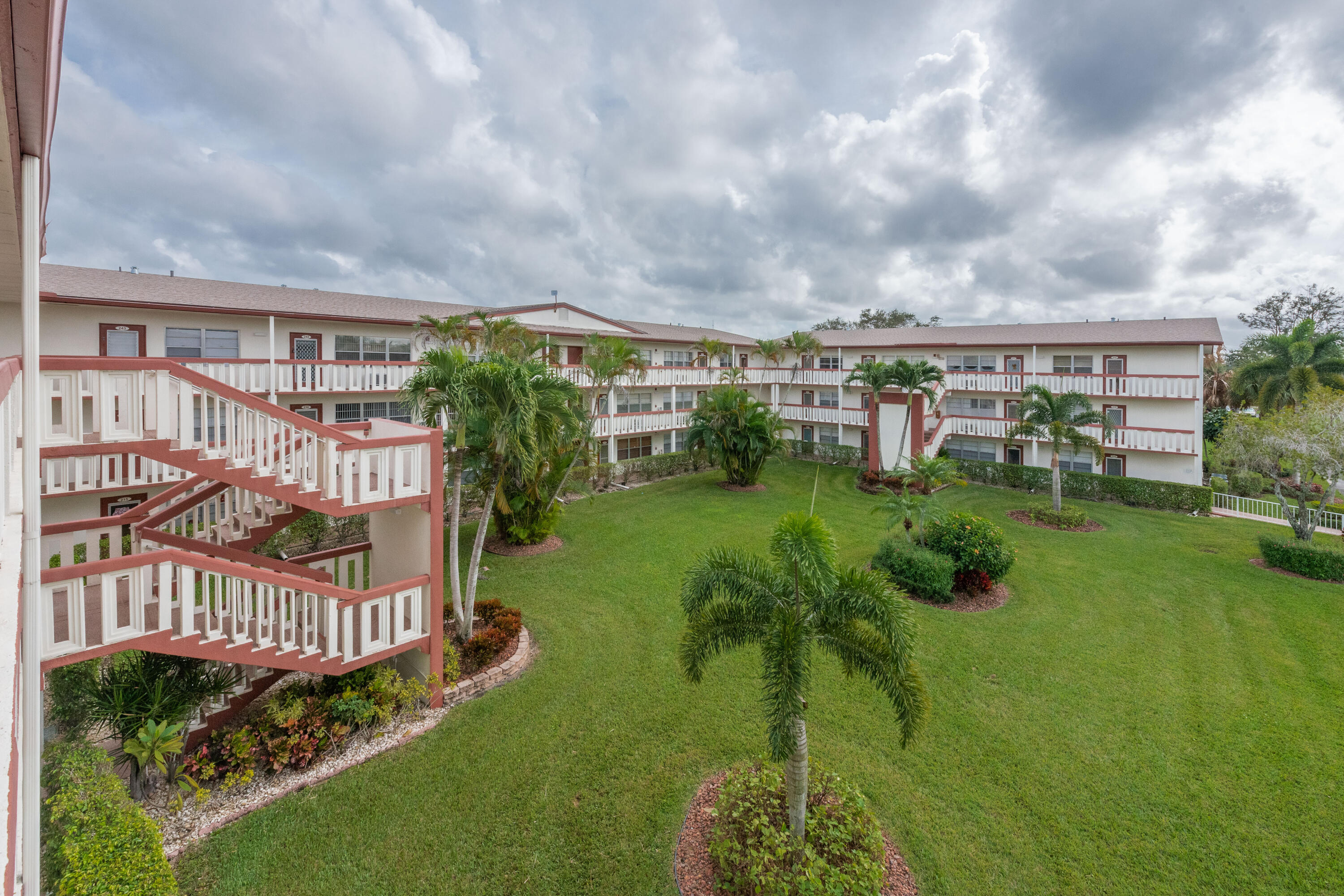 239 Brighton F Boca Raton, FL 33434 - Photo 2 of 41 239 Brighton F-10