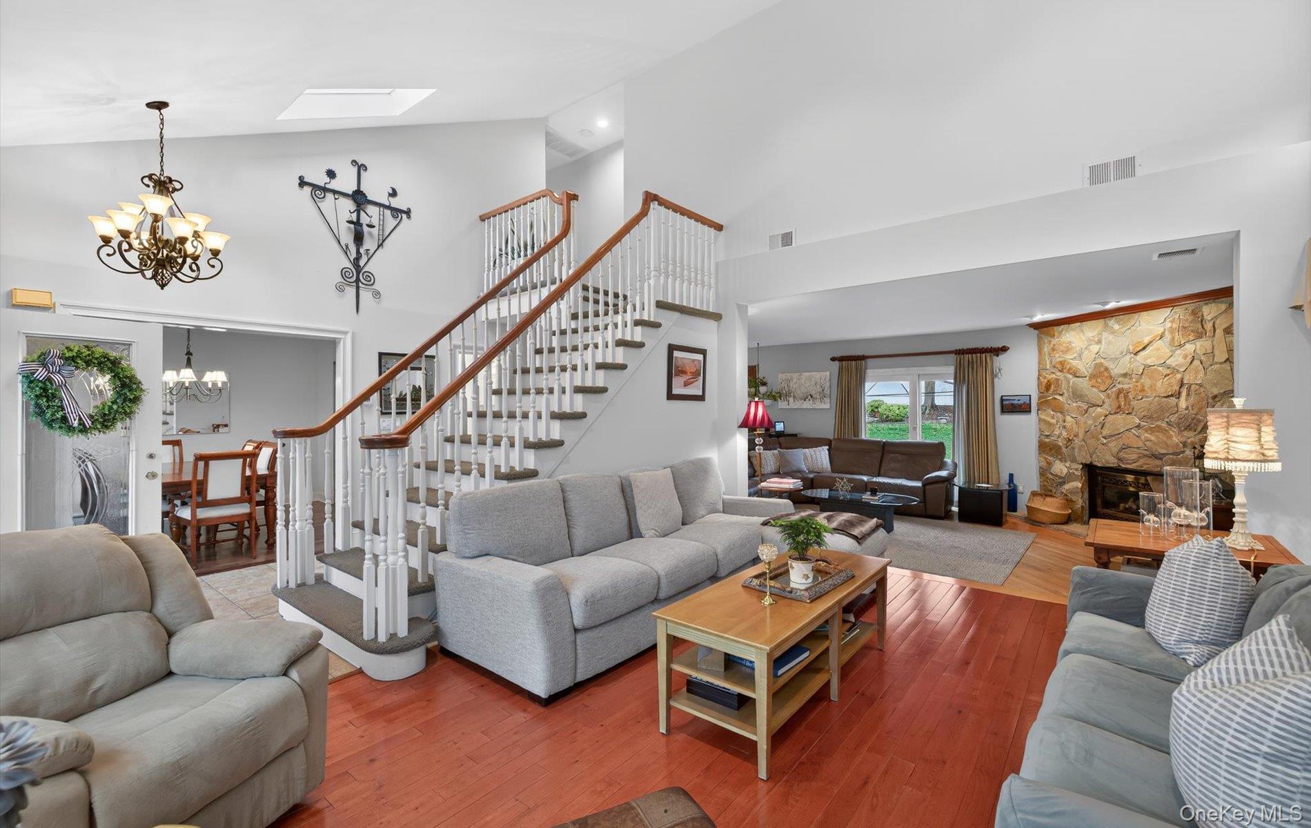 28 Timber Ridge Drive Commack, NY 11725 - Photo 12 of 44