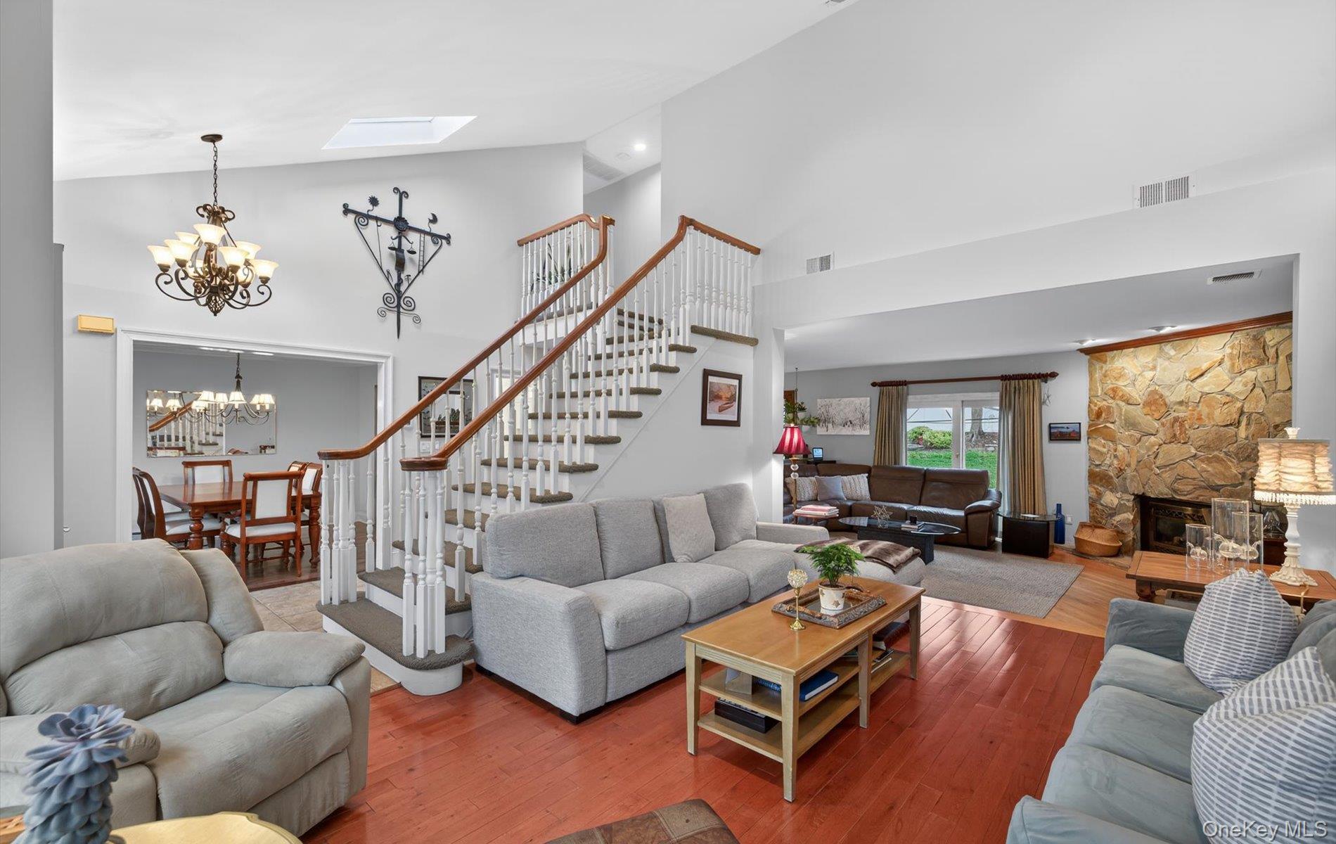 28 Timber Ridge Drive Commack, NY 11725 - Photo 13 of 44