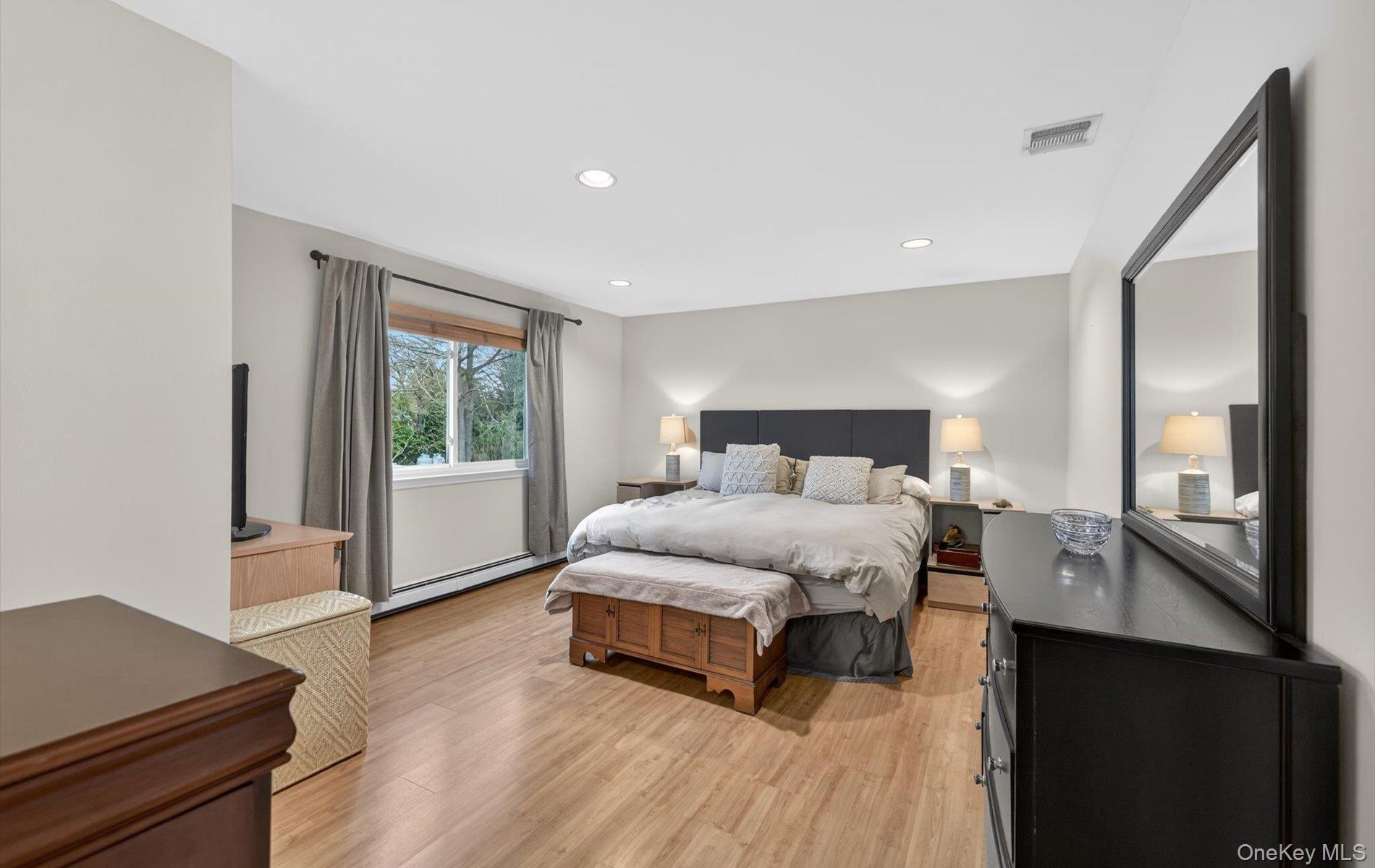 28 Timber Ridge Drive Commack, NY 11725 - Photo 33 of 44