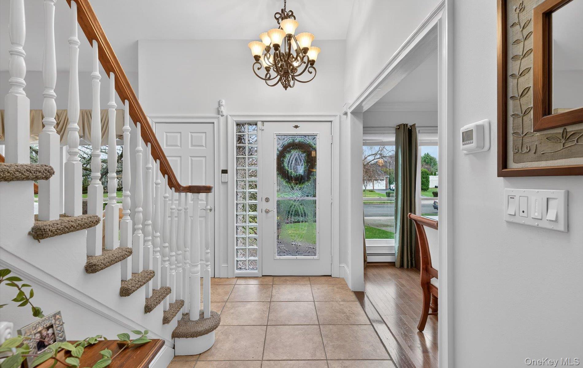 28 Timber Ridge Drive Commack, NY 11725 - Photo 4 of 44