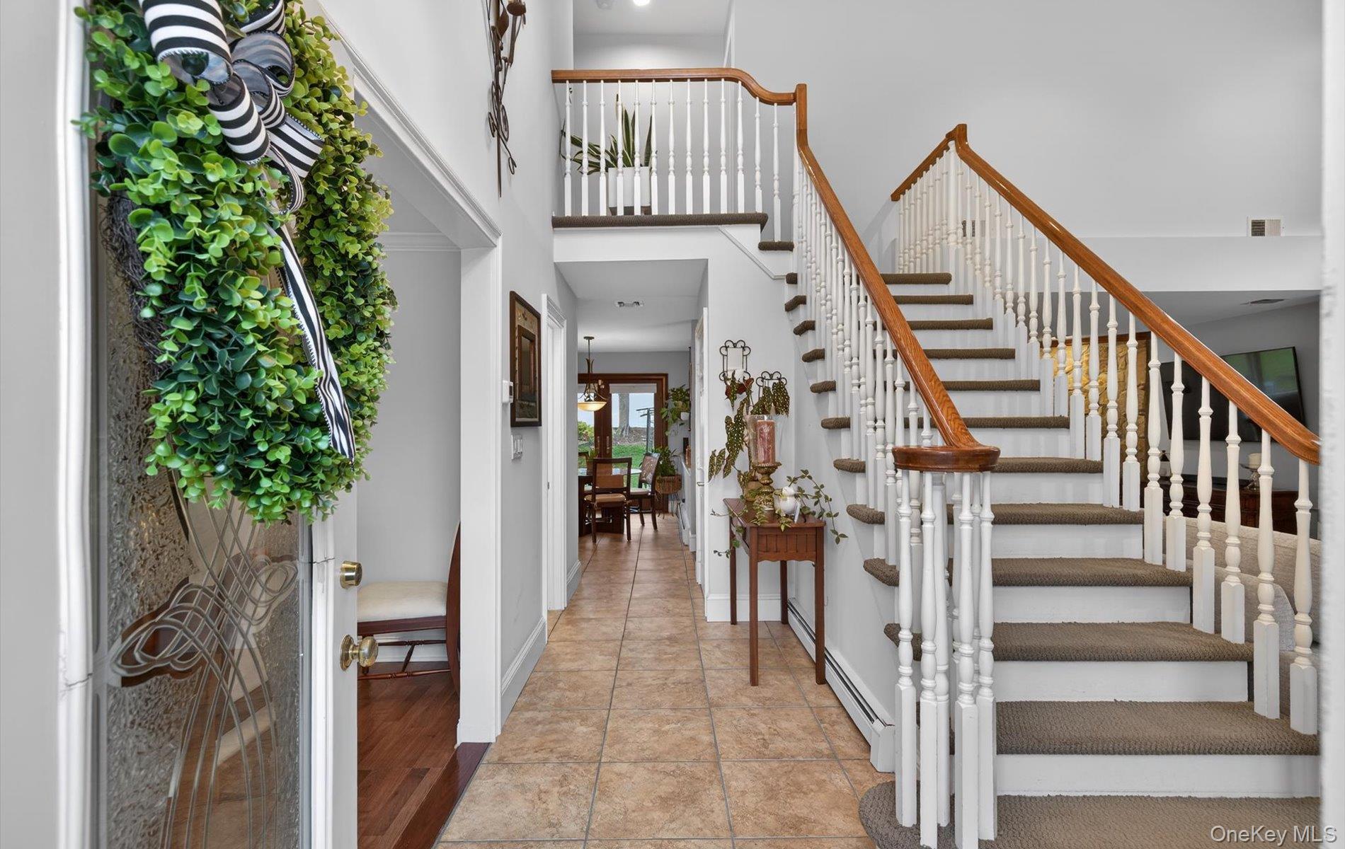 28 Timber Ridge Drive Commack, NY 11725 - Photo 5 of 44