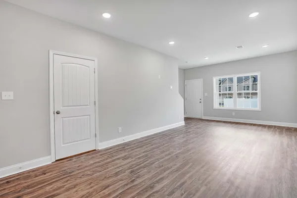 $1,400 | 541 New S Drive, Unit 407, Clarksville, TN 37043