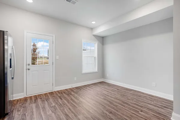 $1,400 | 541 New S Drive, Unit 407, Clarksville, TN 37043