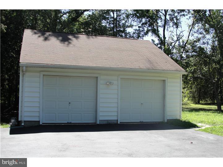 710 Cathcart Road Blue Bell, PA 19422 - Photo 12 of 14 Garage