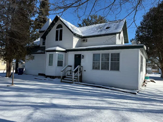 $175,900 | 304 South Main Street, Marion, WI 54950