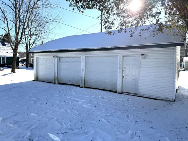 $175,900 | 304 South Main Street, Marion, WI 54950