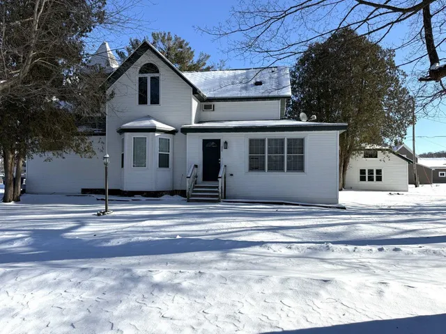 $175,900 | 304 South Main Street, Marion, WI 54950