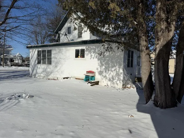 $175,900 | 304 South Main Street, Marion, WI 54950