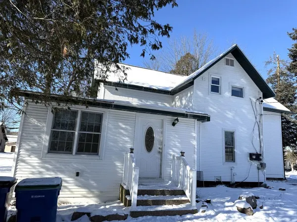 $175,900 | 304 South Main Street, Marion, WI 54950