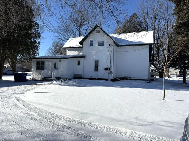 $175,900 | 304 South Main Street, Marion, WI 54950