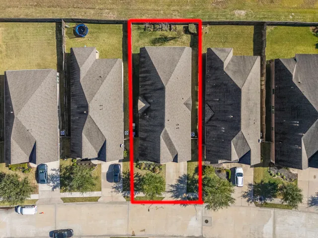 $2,950 | 3307 Primrose Canyon Lane, Pearland, TX 77584