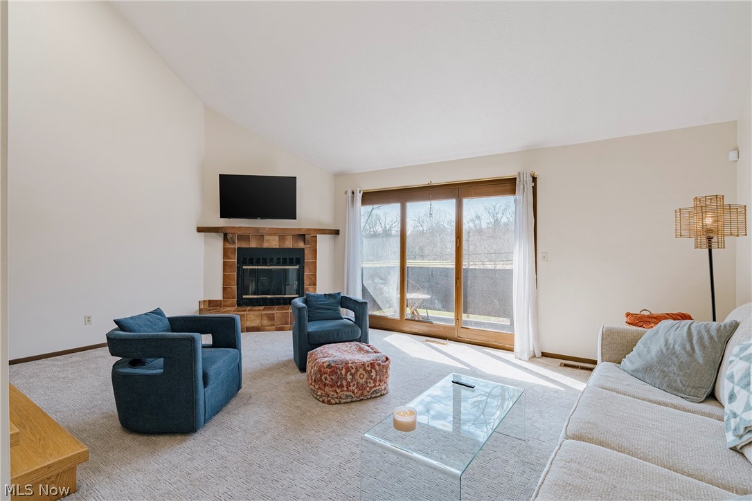 275 Solon Road, Unit 275C Chagrin Falls, OH 44022 - Photo 4 of 27